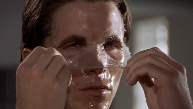 Τι είναι το slugging, η ενυδατική μέθοδος που κάνει θραύση στο TikTok