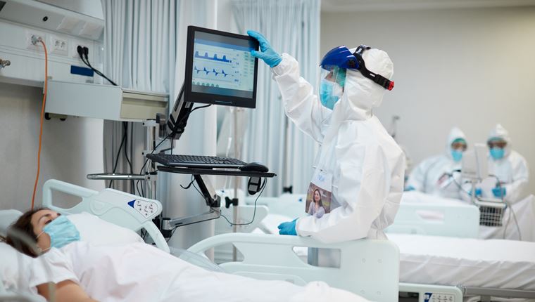 Ποιες ηλικίες ᾽προτιμά᾽ ο κορονοϊός