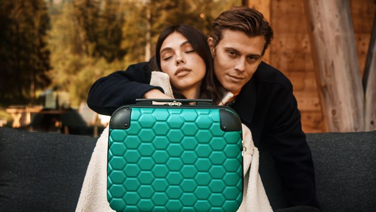 Η Carpisa αποκαλύπτει τις νέες εντυπωσιακές αποχρώσεις της best seller βαλίτσας GoTech+