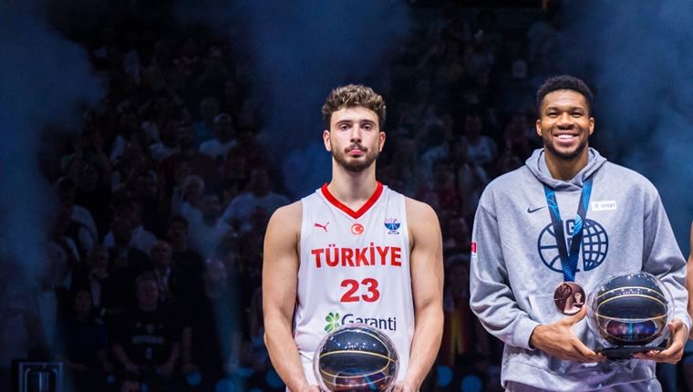 Γιάννης και Σενγκούν μας χάρισαν το beef του EuroBasket-το βίντεο που δεν ανταλλάζουν χειραψία