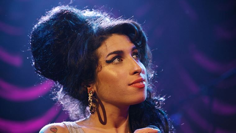Πρώτη ματιά στο κινηματογραφικό Back to Black της Amy Winehouse