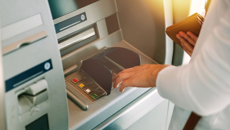 Όλες οι αλλαγές στις χρεώσεις των ATM-ποιες καταργούνται