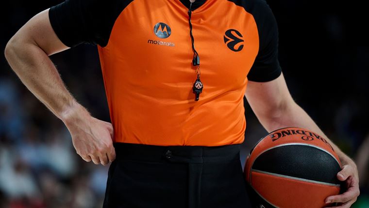 Διαιτητής της EuroLeague συνελήφθη ως μέλος εγκληματικής οργάνωσης-το βίντεο της σύλληψης