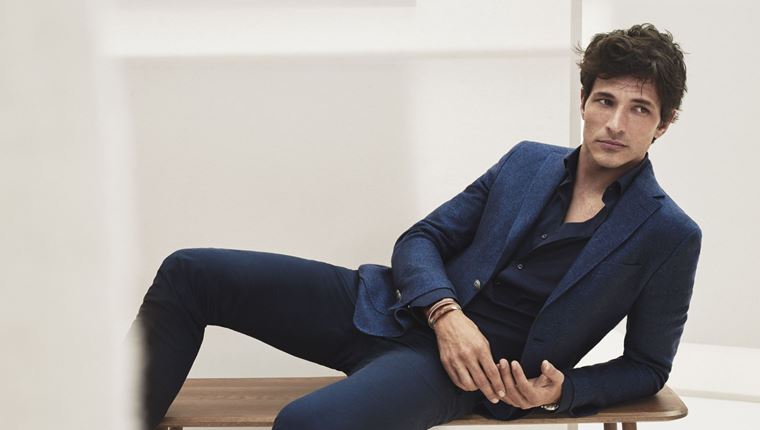 4 τρόποι να φορέσεις το navy blue blazer