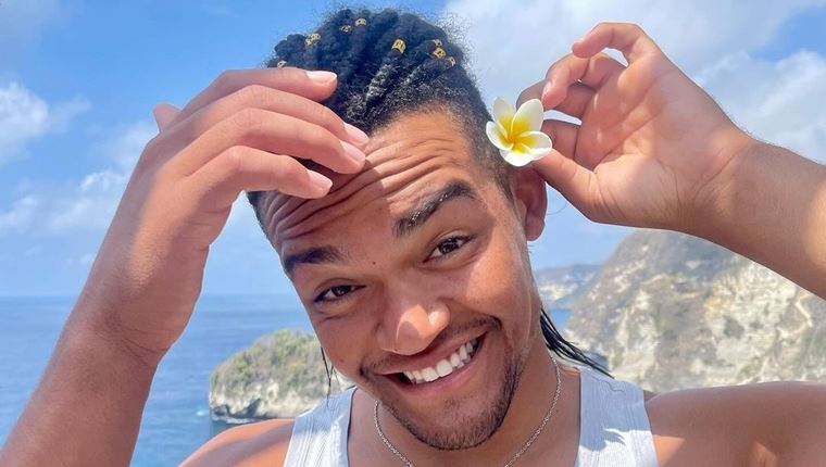 Ταξιτζής αναγνώρισε τον Εμμανουήλ Καραλή στο Μπαλί (video)