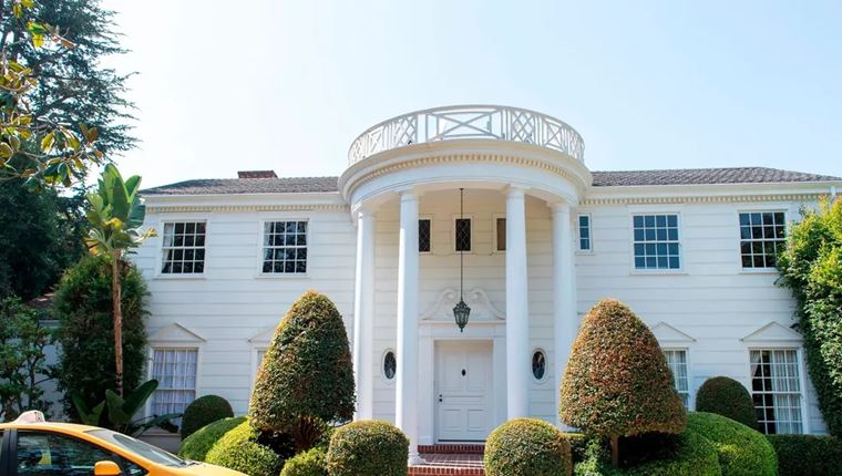 Σύντομα θα μπορείς να κοιμηθείς στην έπαυλη που έμενε ο &#39;Πρίγκιπας του Μπελ Αιρ&#39;