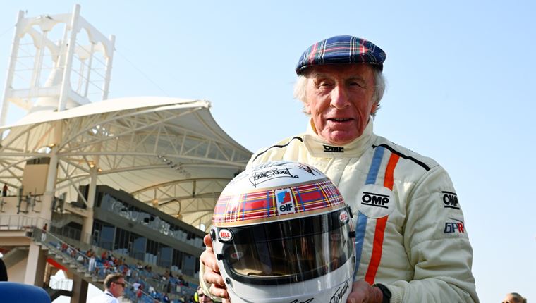 O Michael Schumacher υπέγραψε συλλεκτικό κράνος 12 χρόνια μετά το ατύχημά του