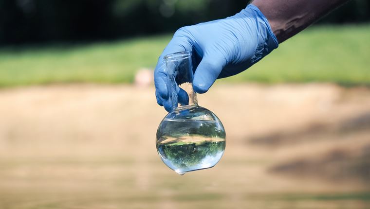 Νανορομπότ υπόσχονται απορρύπανση του νερού