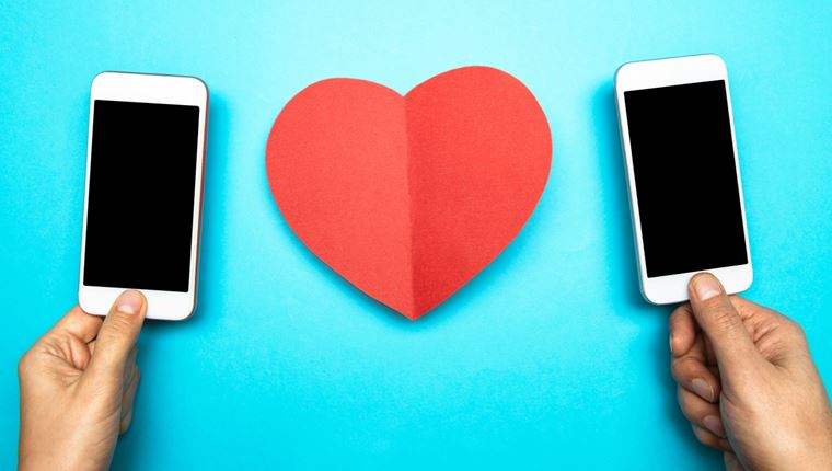 Μία -αλλά θαυματουργή- συμβουλή για αποτελεσματικό φλερτ στο διαδίκτυο