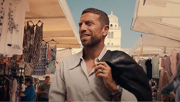 Αυτή είναι η πιο cool ανακοίνωση μεταγραφής που έχει γίνει ποτέ