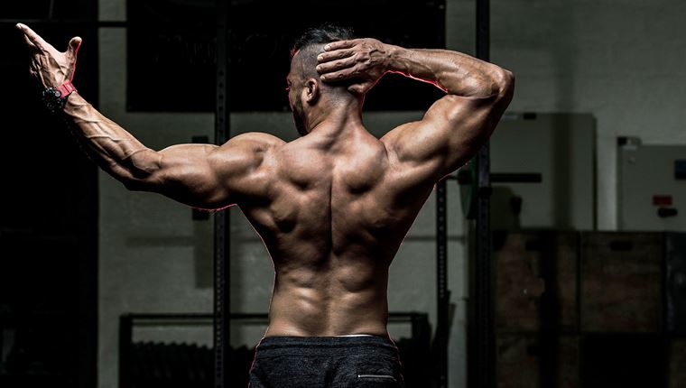 5 ασκήσεις για ταυτόχρονη υπερτροφία ώμων και πλάτης