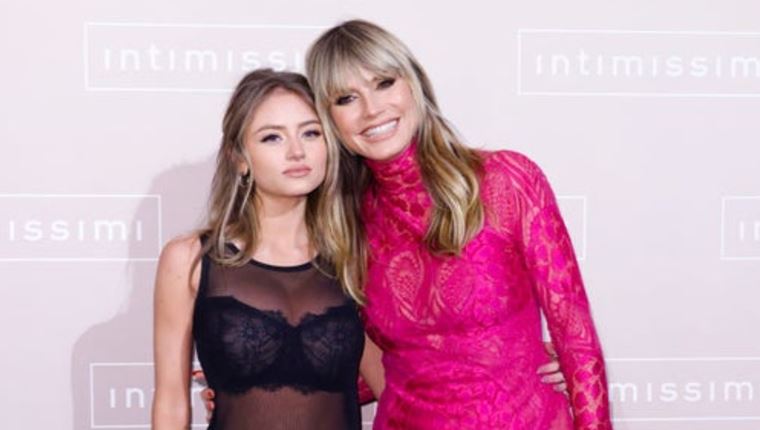 H Heidi Klum και η κόρη της Leni &#39;κάνουν&#39; τα ωραιότερα στολίδια σε χριστουγεννιάτικο δέντρο