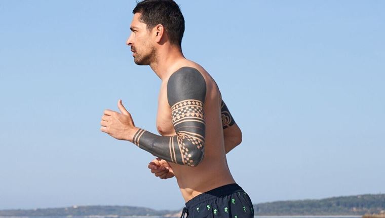 Μεγάλες επιδόσεις και απαράμιλλο στυλ με τα νέα αντρικά μαγιό Intimissimi