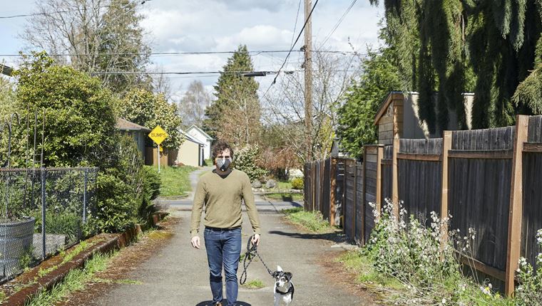 Πώς κολλάει ο κορονοϊός κατά τη διάρκεια της καραντίνας