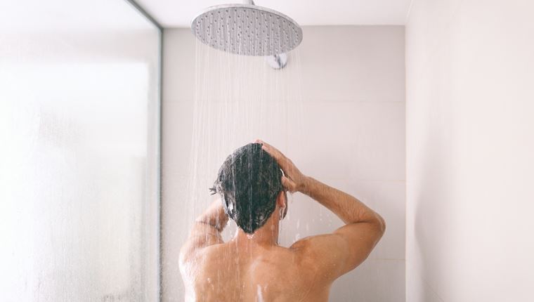 Το κρύο ντους είναι σωτήριο με ή χωρίς καύσωνα