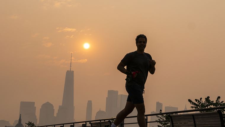 Έχει καταλάβει κανείς τι συμβαίνει με τις πυρκαγιές στον Καναδά;