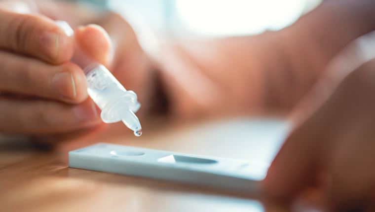 Εξαπλώνεται η νέα υπο-παραλλαγή Eris της Covid-19