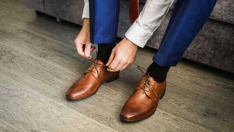Τα δετά δερμάτινα παπούτσια δεν πρέπει να λείπουν από καμία αντρική παπουτσοθήκη
