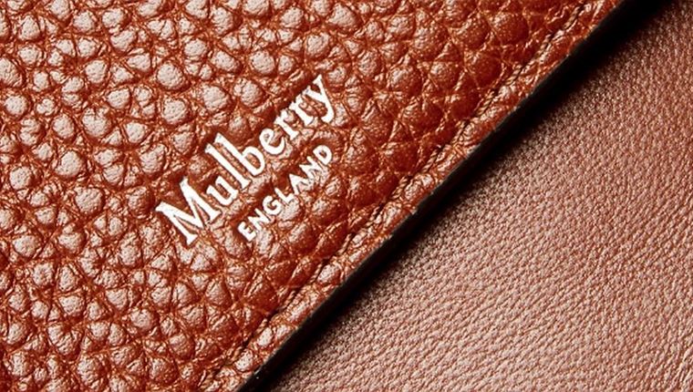 Πορτοφόλι: Το ύφασμα, το χρώμα, το σχέδιο