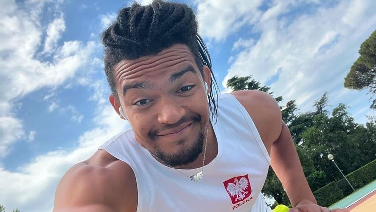 O Εμμανουήλ Καραλής αποκάλυψε τον μεγάλο του έρωτα και πολλά άλλα στο Instagram