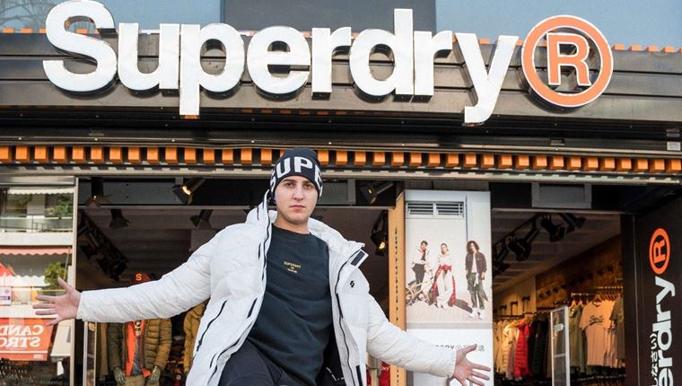 Μία τέλεια ημέρα για ψώνια με τον Good Job Nicky