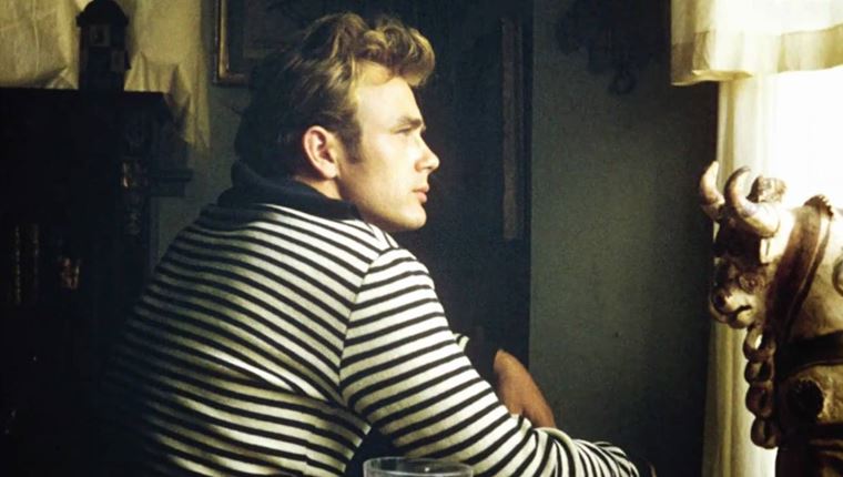 Η μαρινιέρα θα είναι πάντα το πιο καλοκαιρινό μπλουζάκι