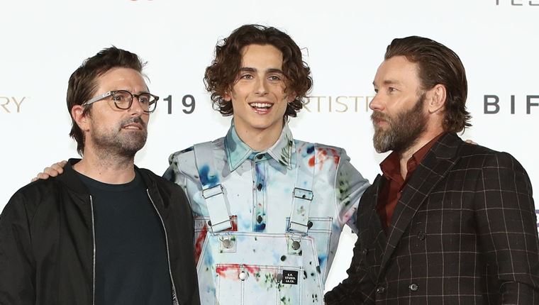 Το εκκεντρικό denim workwear look του Timothée Chalamet