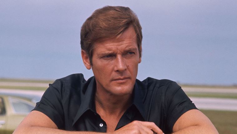 Δημοπρασία με θέμα τον James Bond μας κάνει να γνωρίσουμε καλύτερα τον Roger Moore