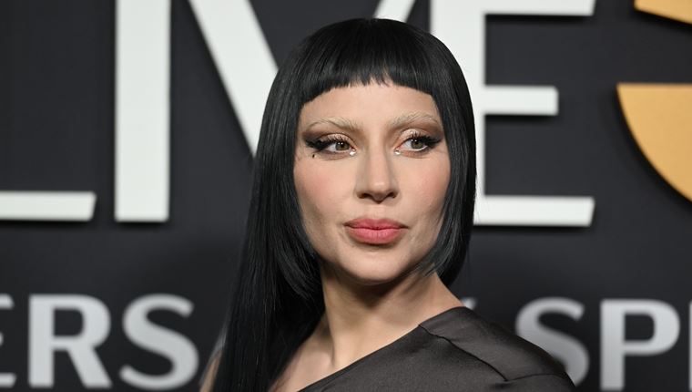 H Lady Gaga αποκάλυψε ότι δούλευε σε ελληνικά εστιατόρια (video)