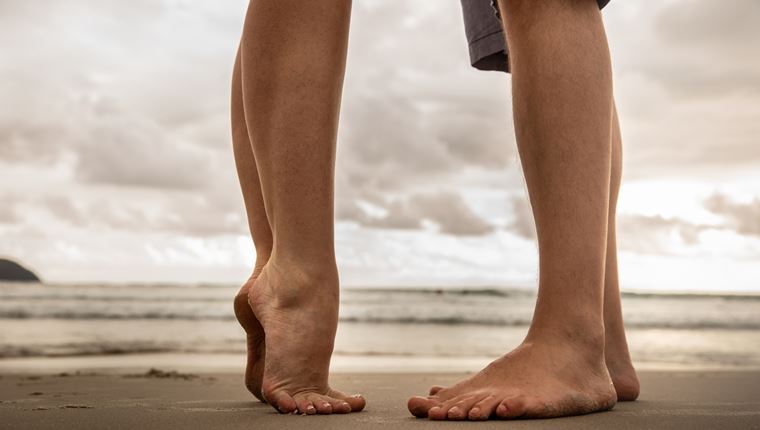 Οι καλύτερες στάσεις σεξ για ζευγάρια με διαφορά ύψους