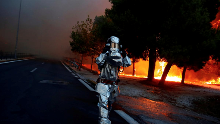 Η Ελλάδα στις φλόγες: Ανείπωτη τραγωδία με 81 νεκρούς