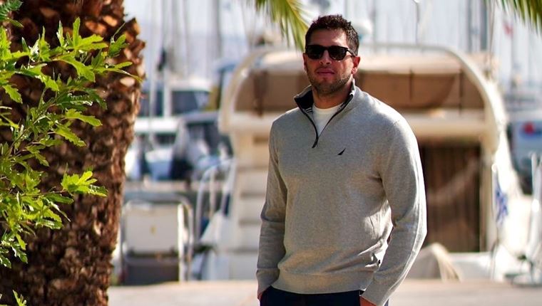 #SeasonFavorites| Η ζεστή μπλούζα που ταιριάζει με τα πάντα