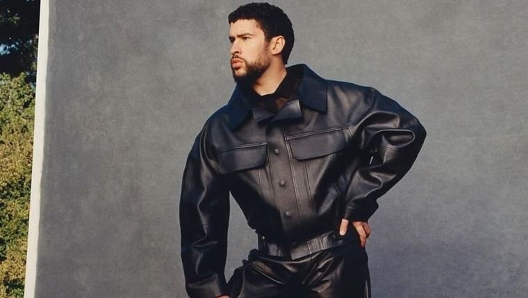 Ο Bad Bunny έγινε άγαλμα για χάρη του Jacquemus