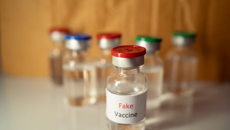 Ψεύτικα εμβόλια με άγνωστη ουσία, η νέα μάστιγα