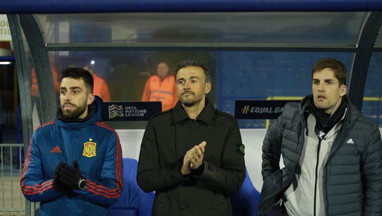 Τι κρατάμε από τον αποκλεισμό της Ισπανίας στο Nations League; Το παλτό του Luis Enrique