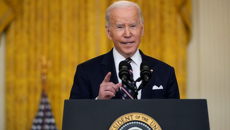 Ο Vladimir Putin είναι δικτάτορας, λέει ο Joe Biden