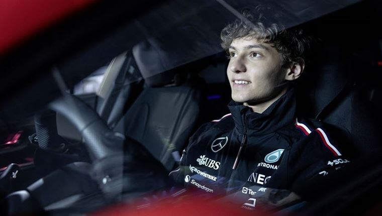 Πιλότος της F1 πήρε δίπλωμα οδήγησης και μπορεί να οδηγεί στον δρόμο