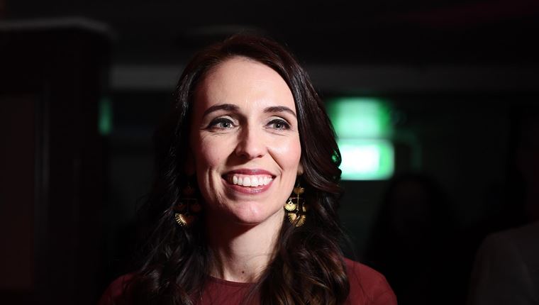 Ποια είναι η γυναίκα που σάρωσε στις εκλογές στη Νέα Ζηλανδία