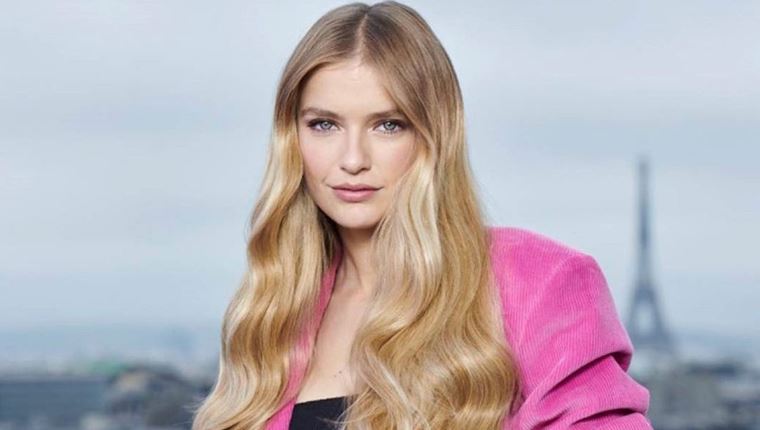 Η Camille Razat είναι ένας σοβαρός λόγος για να δεις Emily in Paris