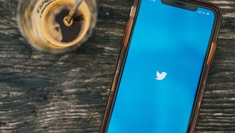 Ήρθε η ώρα να μιλήσουμε για τα χορηγούμενα tweets