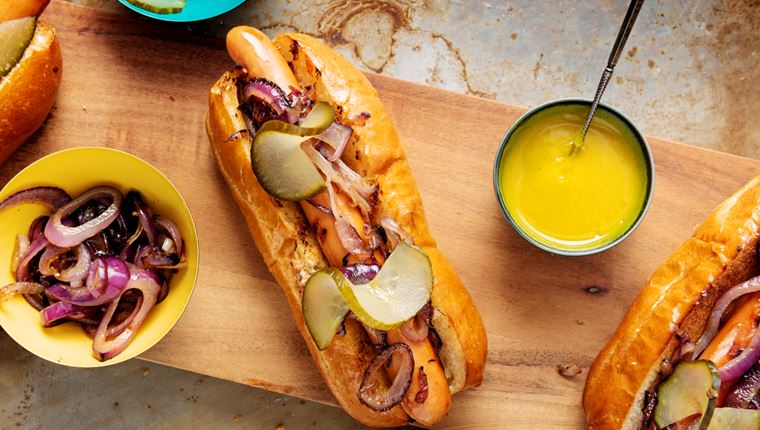 Όταν το bacon cheeseburger συνάντησε το hot dog