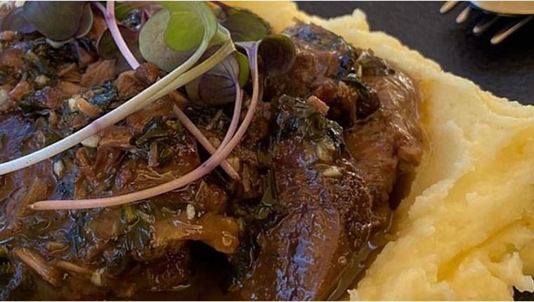 Πού θα φας το νοστιμότερο κερκυραϊκό σοφρίτο στην Αθήνα