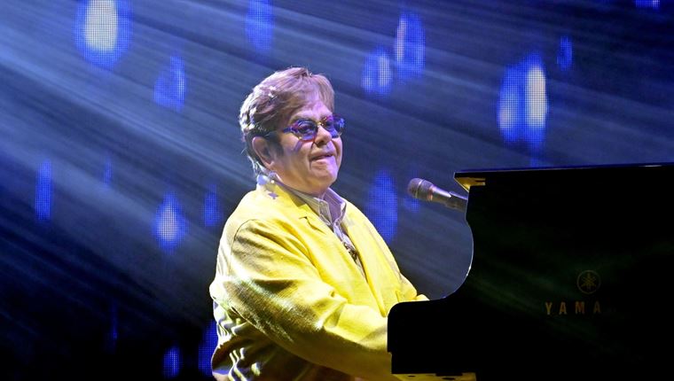 Ποιους έχει αποκαλέσει &quot;ηλίθιους&quot; ο Elton John