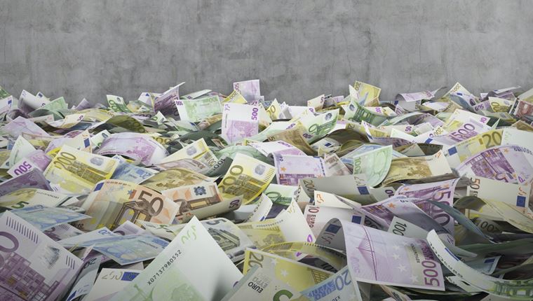 Η ύφεση 'συμπαθεί' περισσότερο την Ευρώπη από ό,τι τις ΗΠΑ