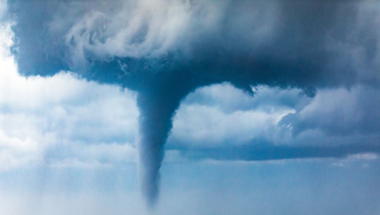 Ναυάγιο στη Σικελία, μπορεί ένας υδροσίφωνας να βυθίσει μέσα σε λίγα λεπτά ένα σούπερ γιοτ;