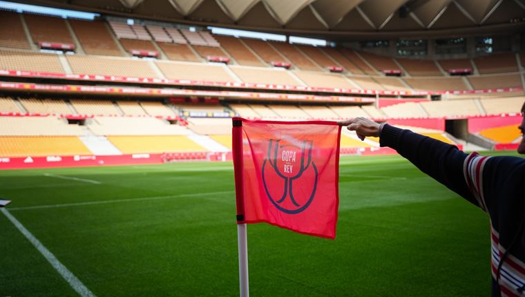 Δεν φαντάζεσαι ποιος Έλληνας ράπερ θα σχολιάσει το Μπαρτσελόνα-Ρεάλ στο Copa del Rey