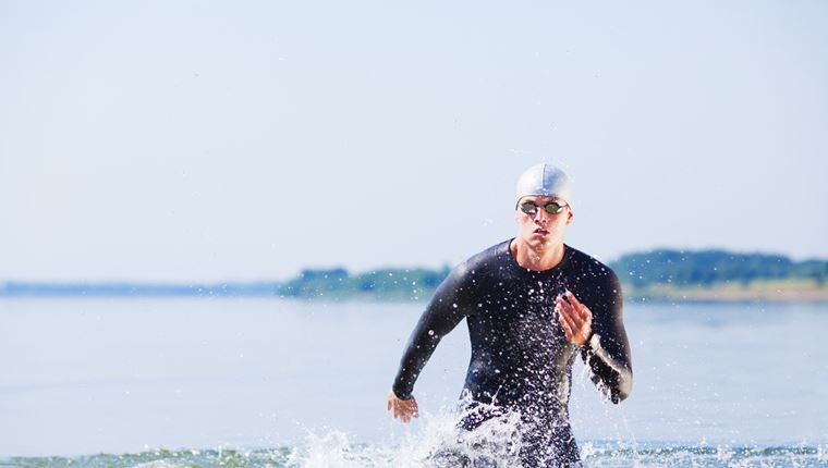 Κολύμπι vs. Τρέξιμο: Ποιο είναι πιο αποτελεσματικό