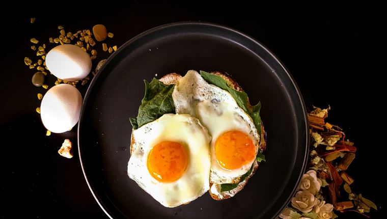 Συνδέονται τα αυγά με την έντονη σεξουαλική δραστηριότητα; Η απάντηση της επιστήμης