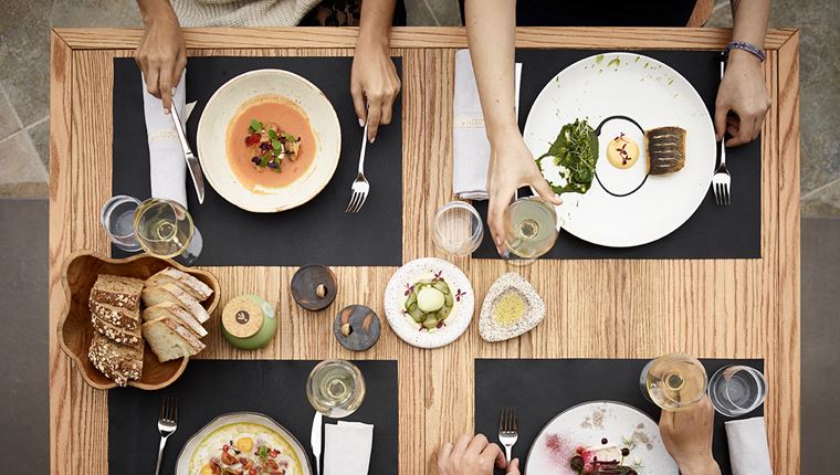 Στο Reeza θα δοκιμάσεις την ελληνική κουζίνα του χθες, του σήμερα και του αύριο