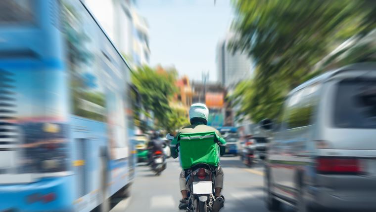 Πόσα χρήματα πληρώνει η εστίαση στις πλατφόρμες delivery